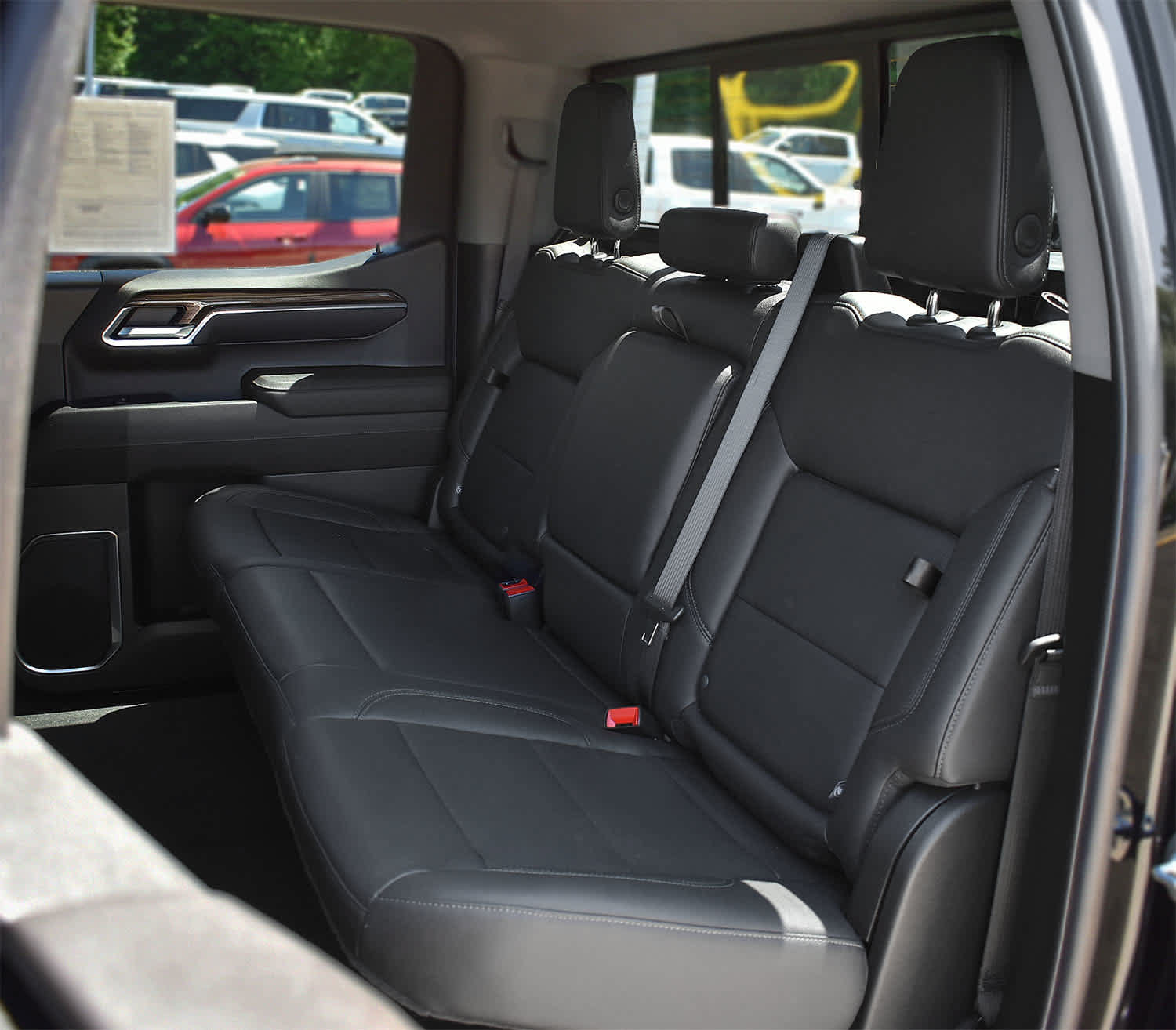 Used 2024 Chevrolet Silverado 1500 LT Trail Boss w/ LT Trail Boss Premium Package AWD/4WD image 11