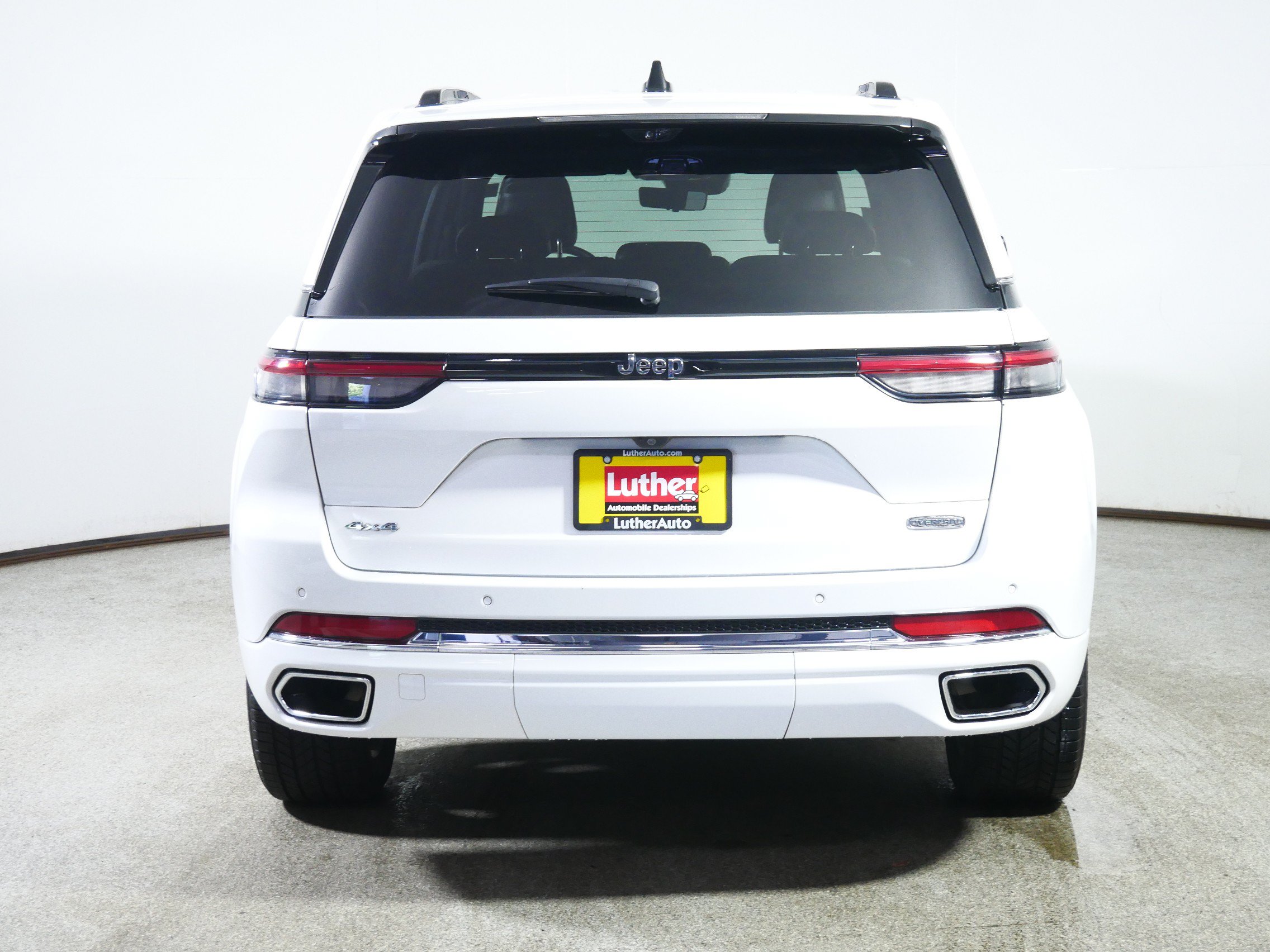 Used 2023 Jeep Grand Cherokee Overland w/ Adv Protech Group III AWD/4WD image 6