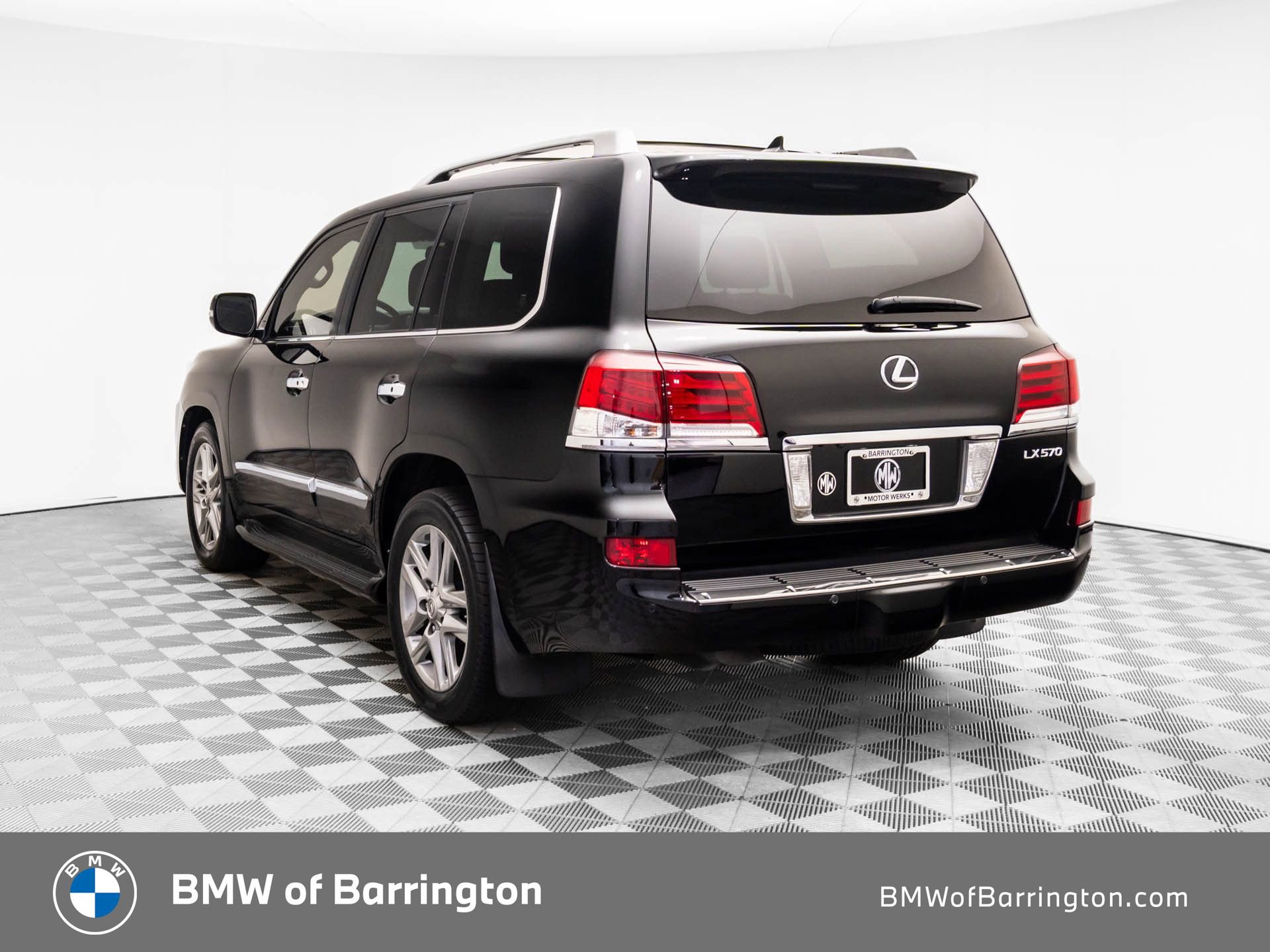 Used 2014 Lexus LX 570 4WD w/ Luxury Package image 3