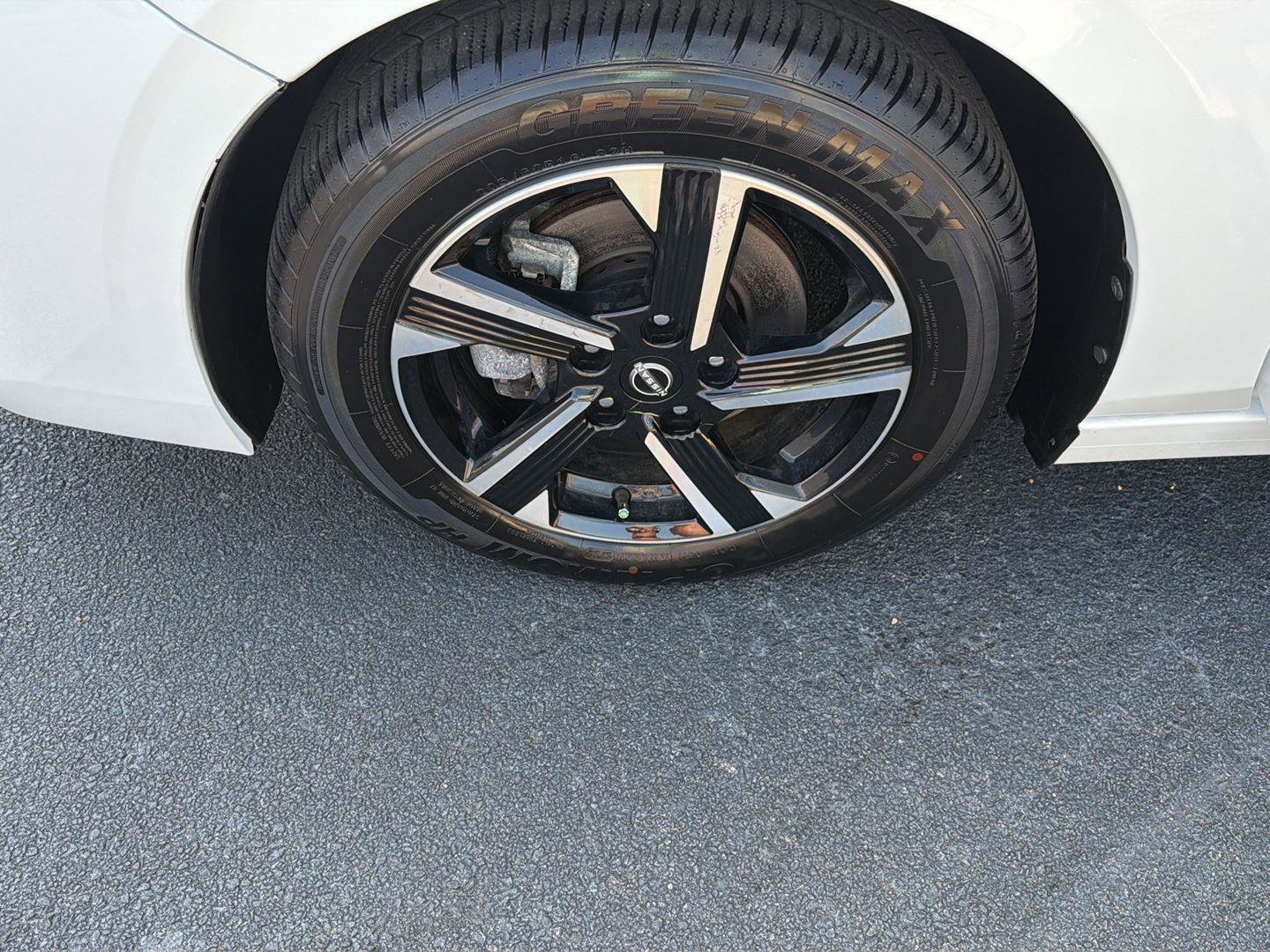 Used 2024 Nissan Sentra SV FWD image 35