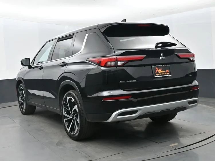 Used 2024 Mitsubishi Outlander FWD image 9