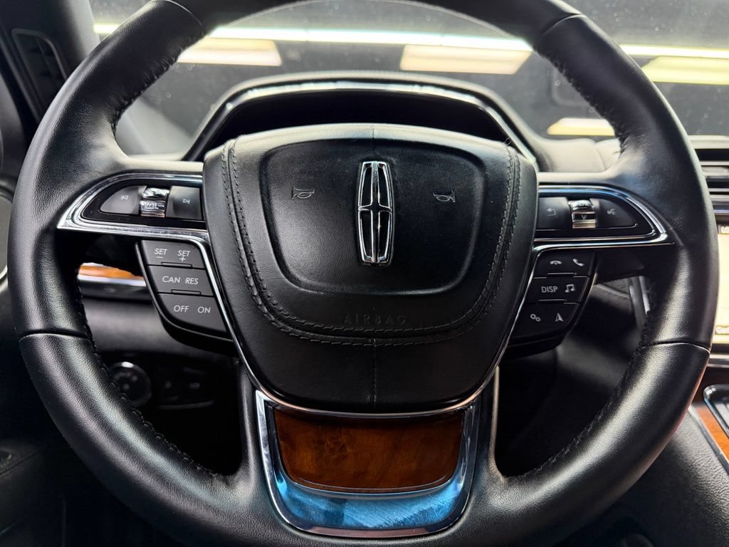 Used 2017 Lincoln Continental Select AWD/4WD image 23