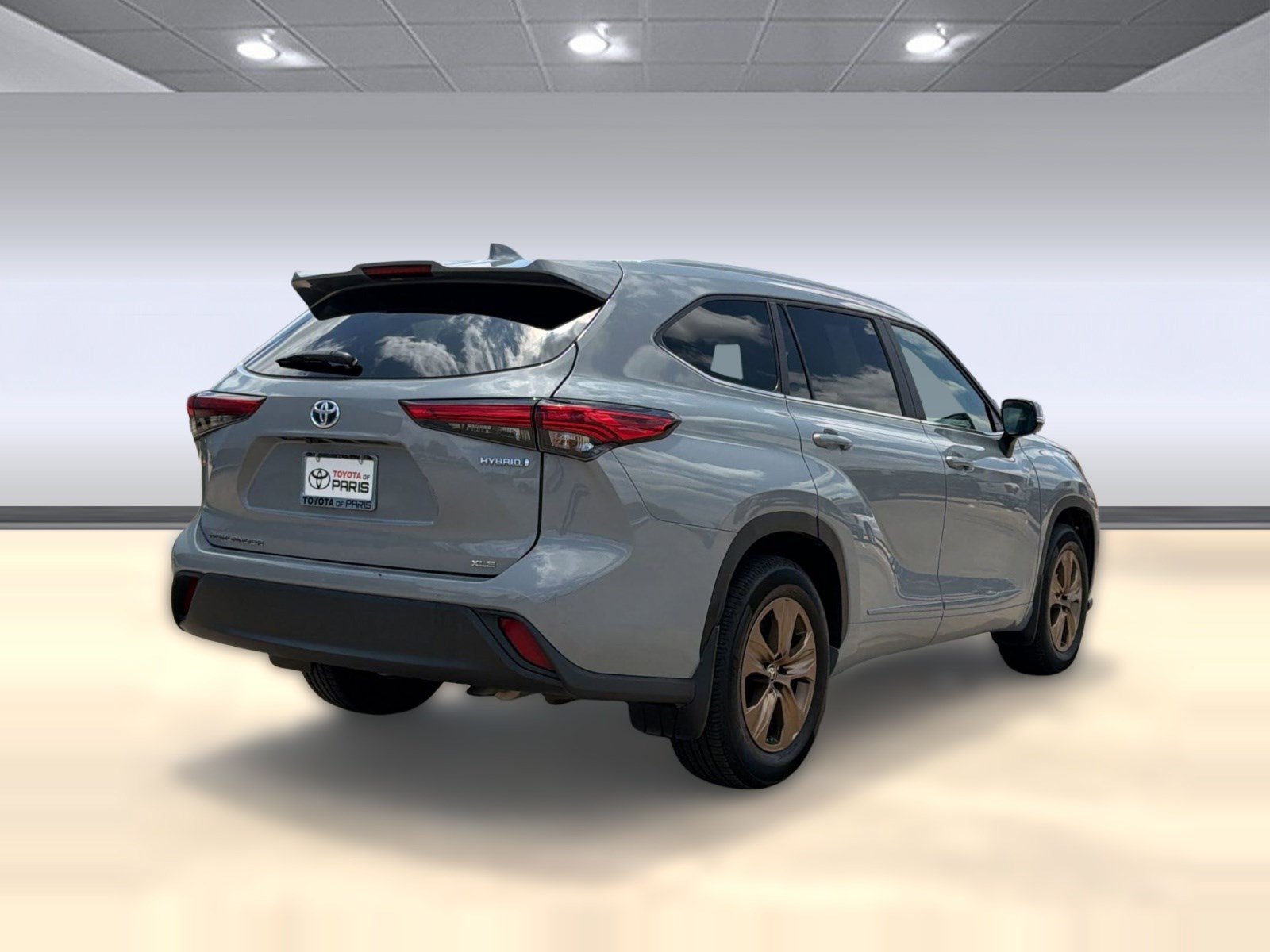 Used 2023 Toyota Highlander Bronze Edition FWD image 9