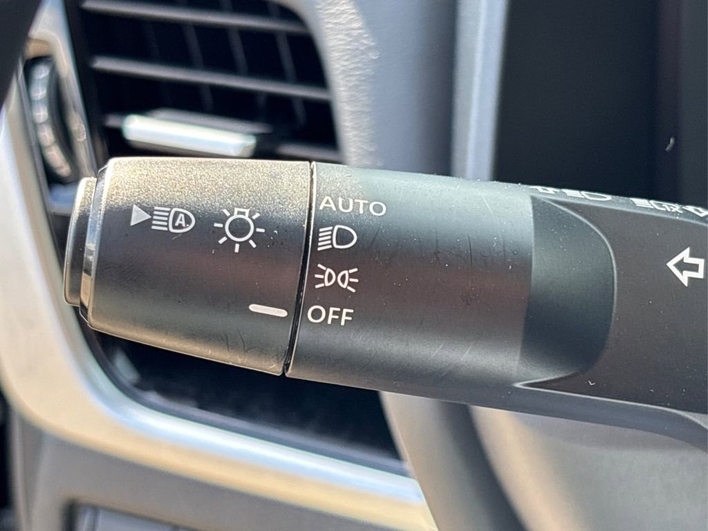 Used 2026 Nissan Rogue SL image 25