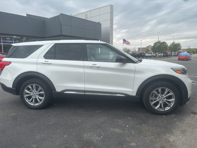 Used 2021 Ford Explorer XLT w/ Equipment Group 202A image 4