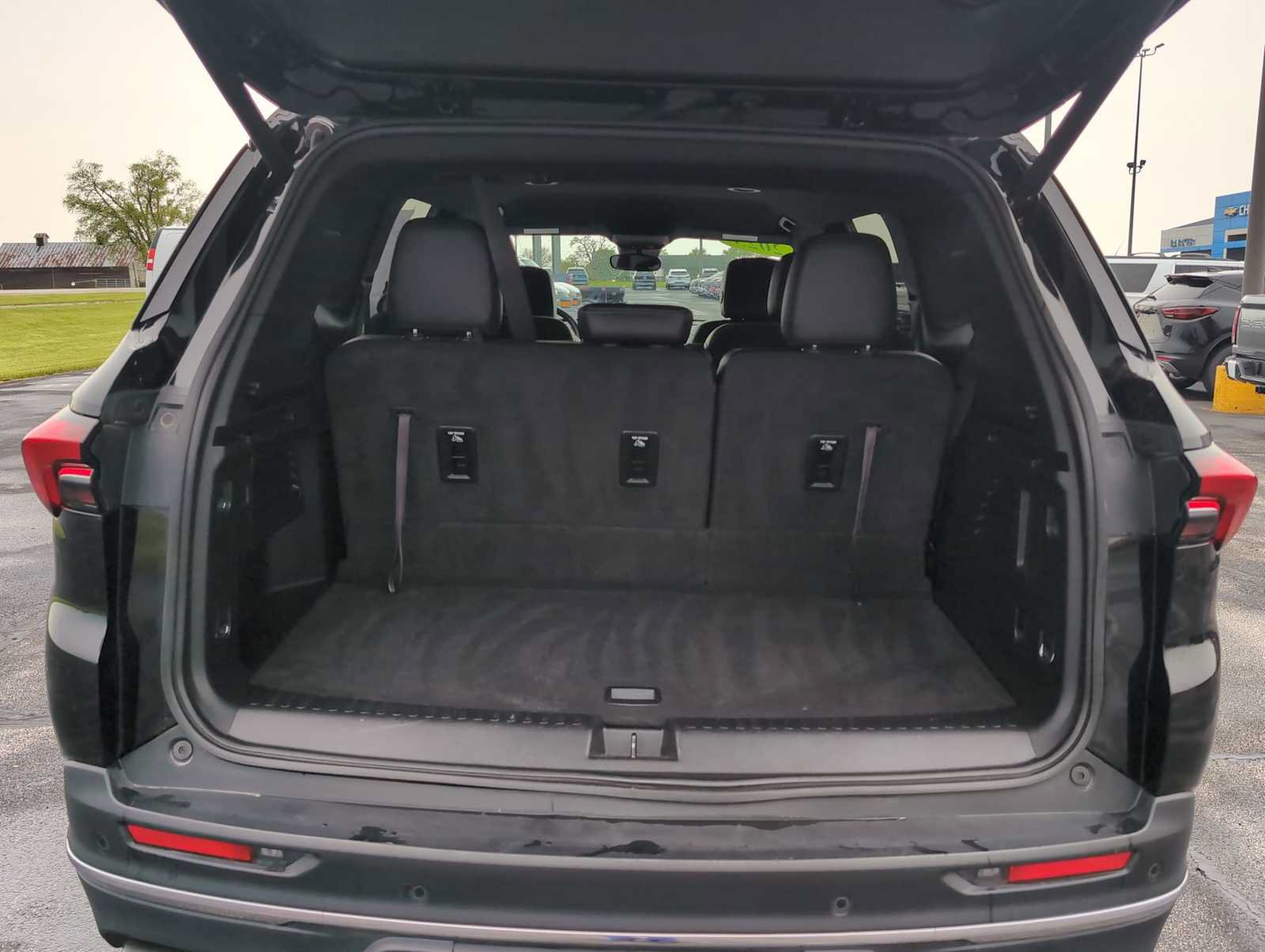 Used 2025 Buick Enclave Preferred AWD/4WD image 26