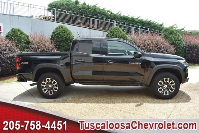 Used 2024 Chevrolet Colorado Z71 w/ Z71 Convenience Package 2 AWD/4WD image 11