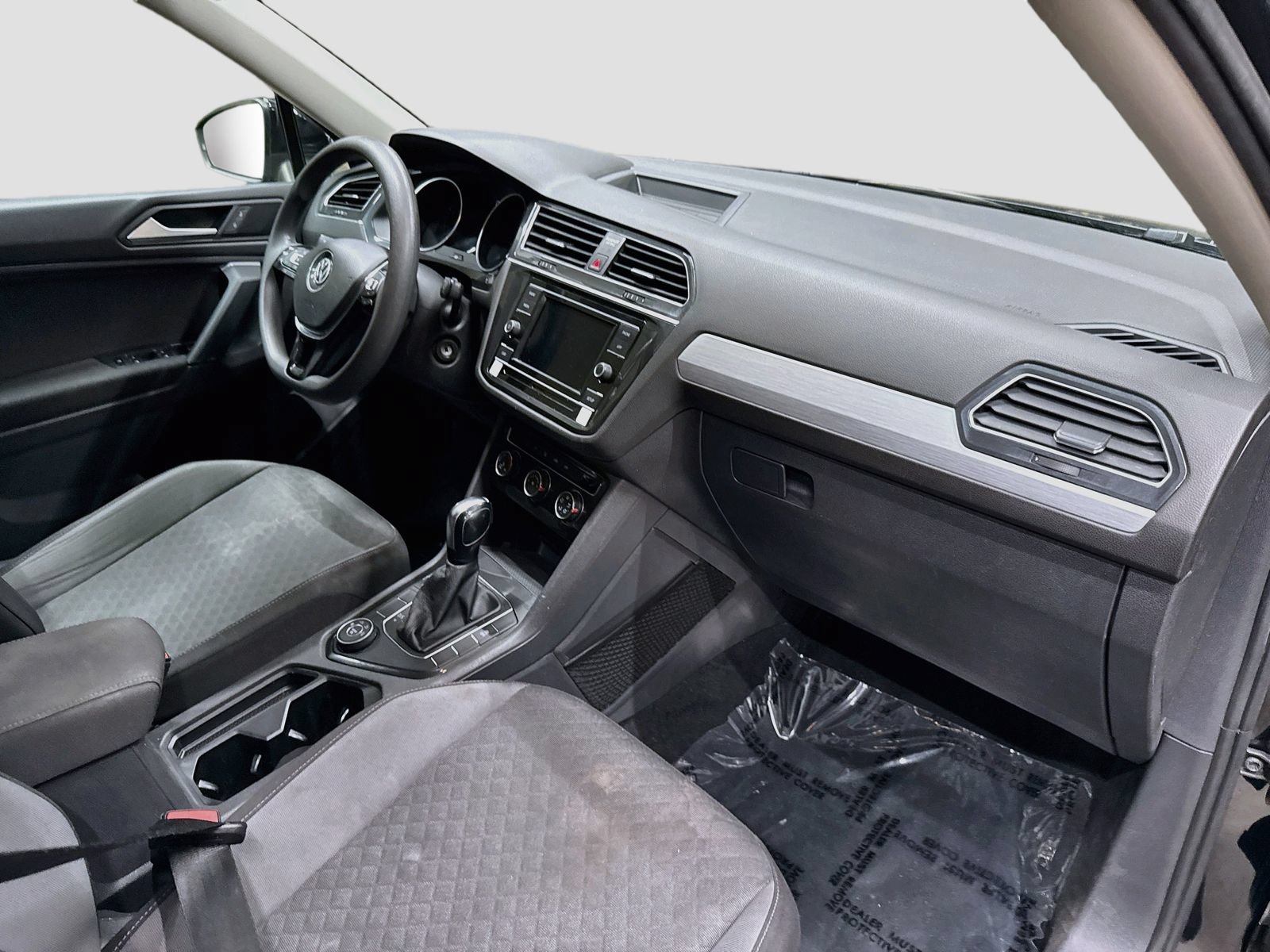Used 2019 Volkswagen Tiguan S w/ 3rd Row Seat Package AWD/4WD image 30