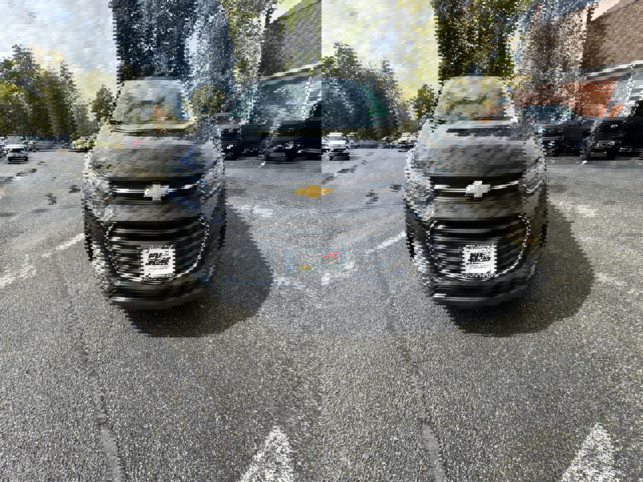 Used 2022 Chevrolet Trax LS w/ Tint and Cruise Package image 32