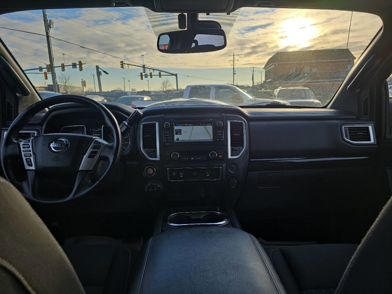 Used 2018 Nissan Titan XD image 23