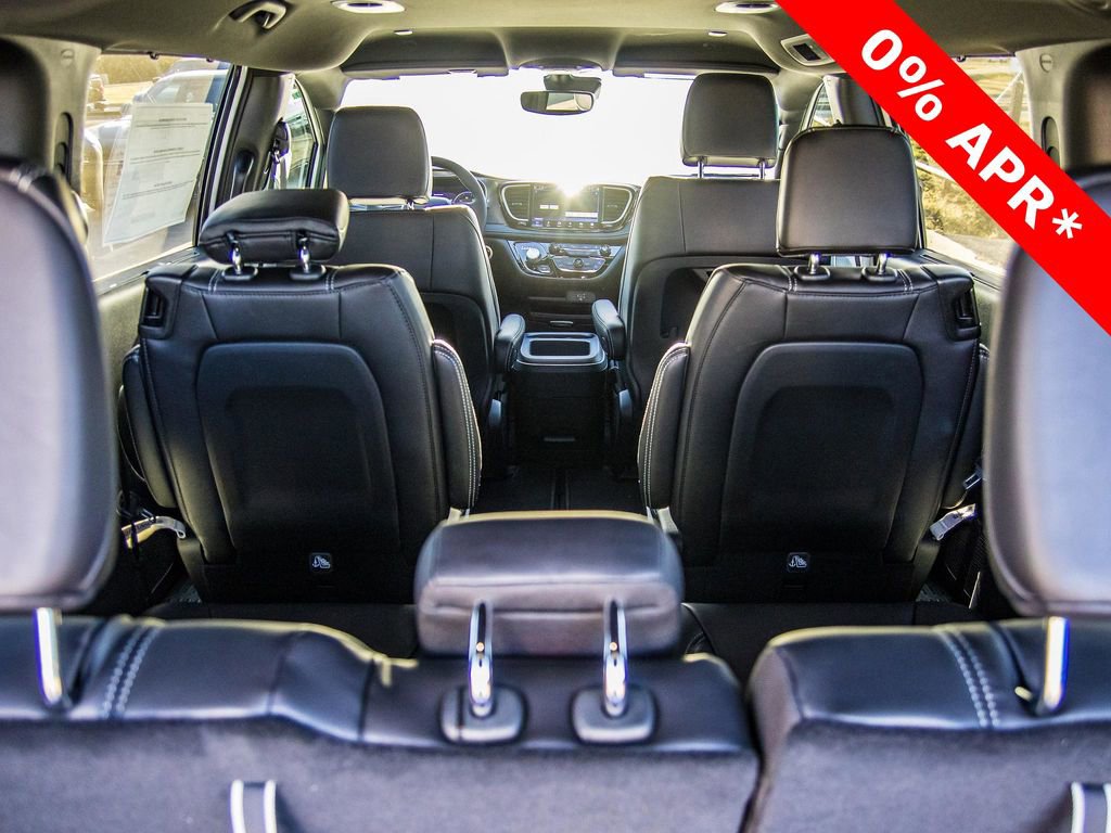New 2026 Chrysler Pacifica Select w/ S Appearance Package image 13