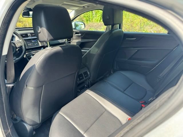 Used 2018 Jaguar XE Premium AWD/4WD image 12