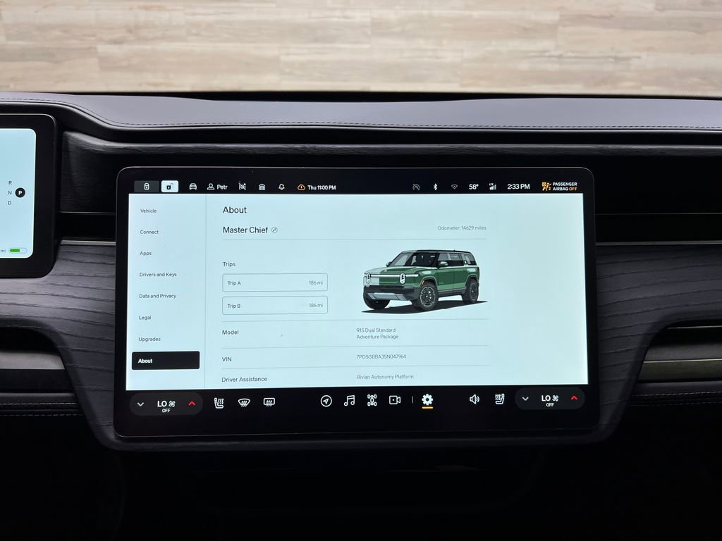 Used 2025 Rivian R1S Adventure image 25