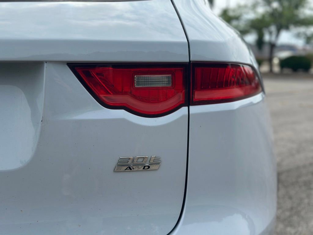 Used 2019 Jaguar F-PACE Prestige AWD/4WD image 12