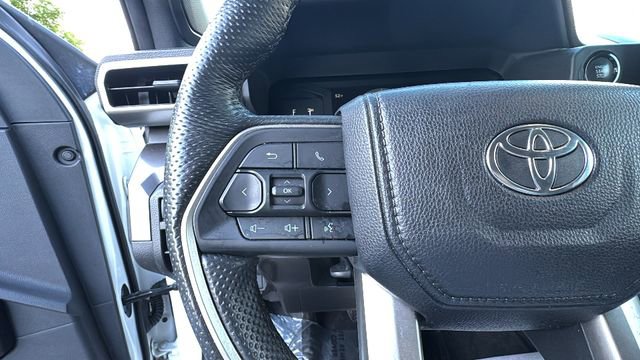 Used 2024 Toyota Tacoma SR5 AWD/4WD image 19