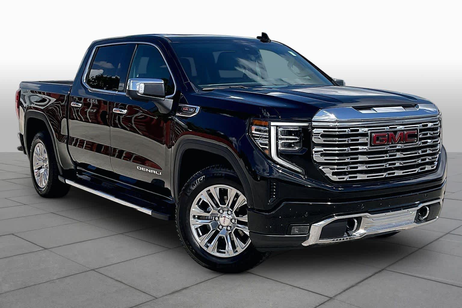 Used 2024 GMC Sierra 1500 Denali w/ Technology Package AWD/4WD image 3