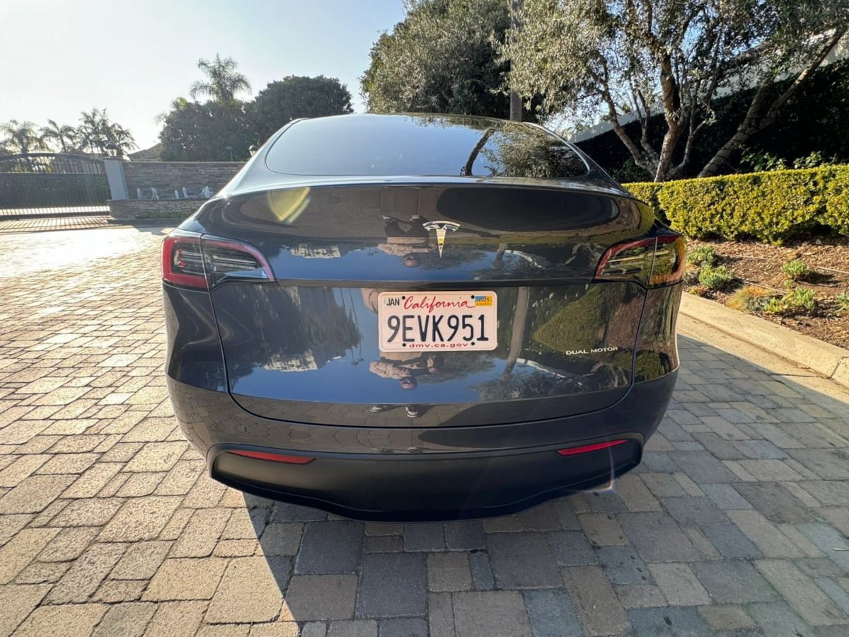 Used 2024 Tesla Model Y Long Range AWD/4WD image 6