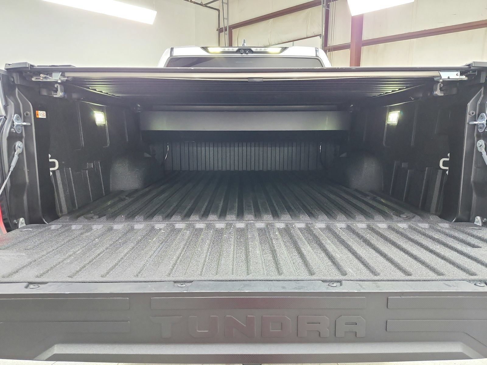 Used 2025 Toyota Tundra Platinum AWD/4WD image 46