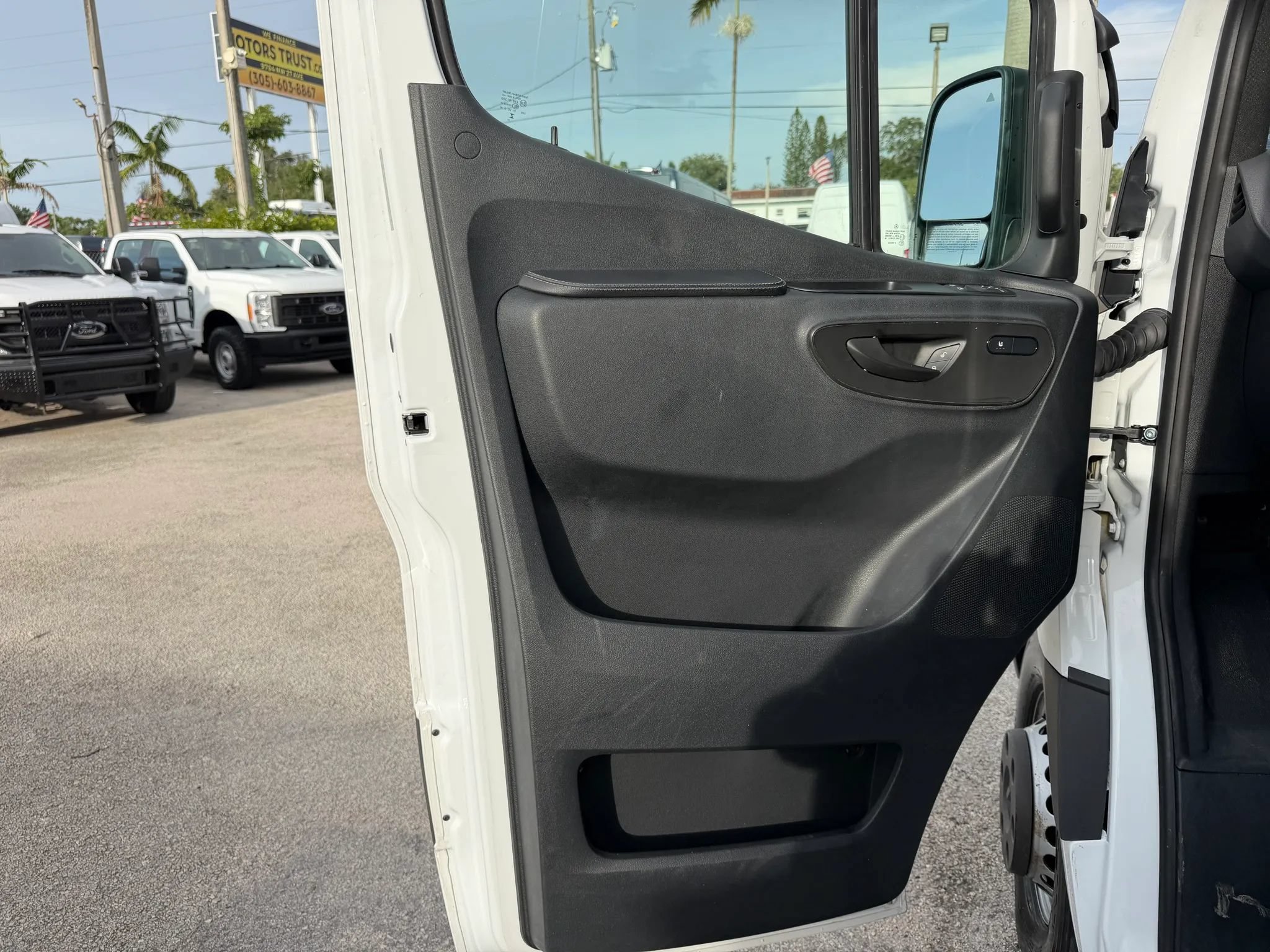 Used 2024 Mercedes-Benz Sprinter 3500 w/ Acoustic Package image 11