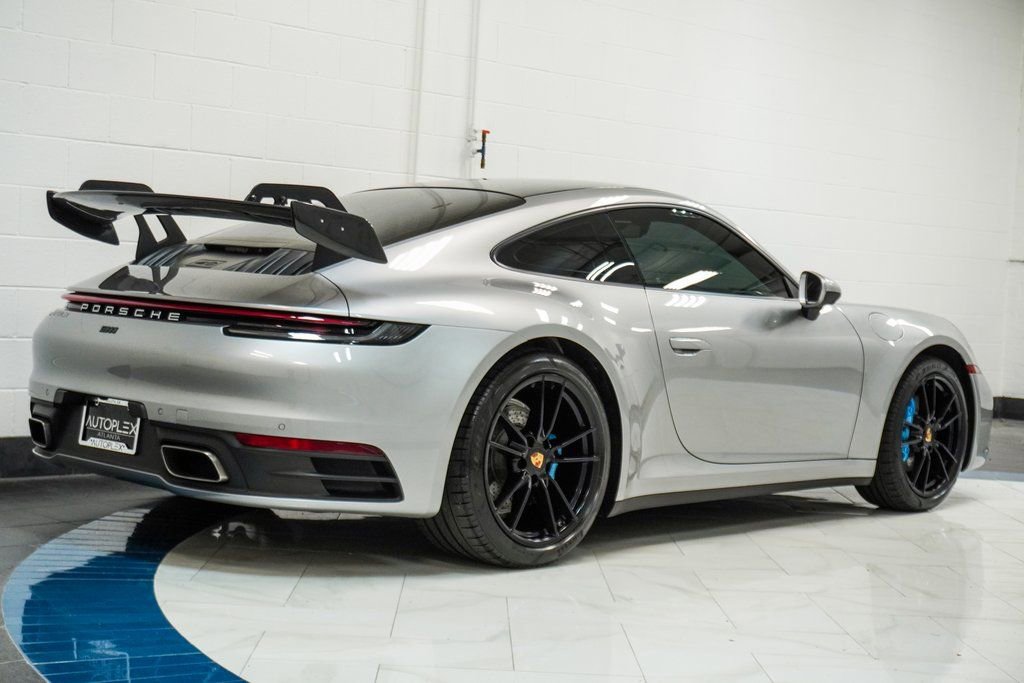 Used 2024 Porsche 911 Carrera RWD image 6