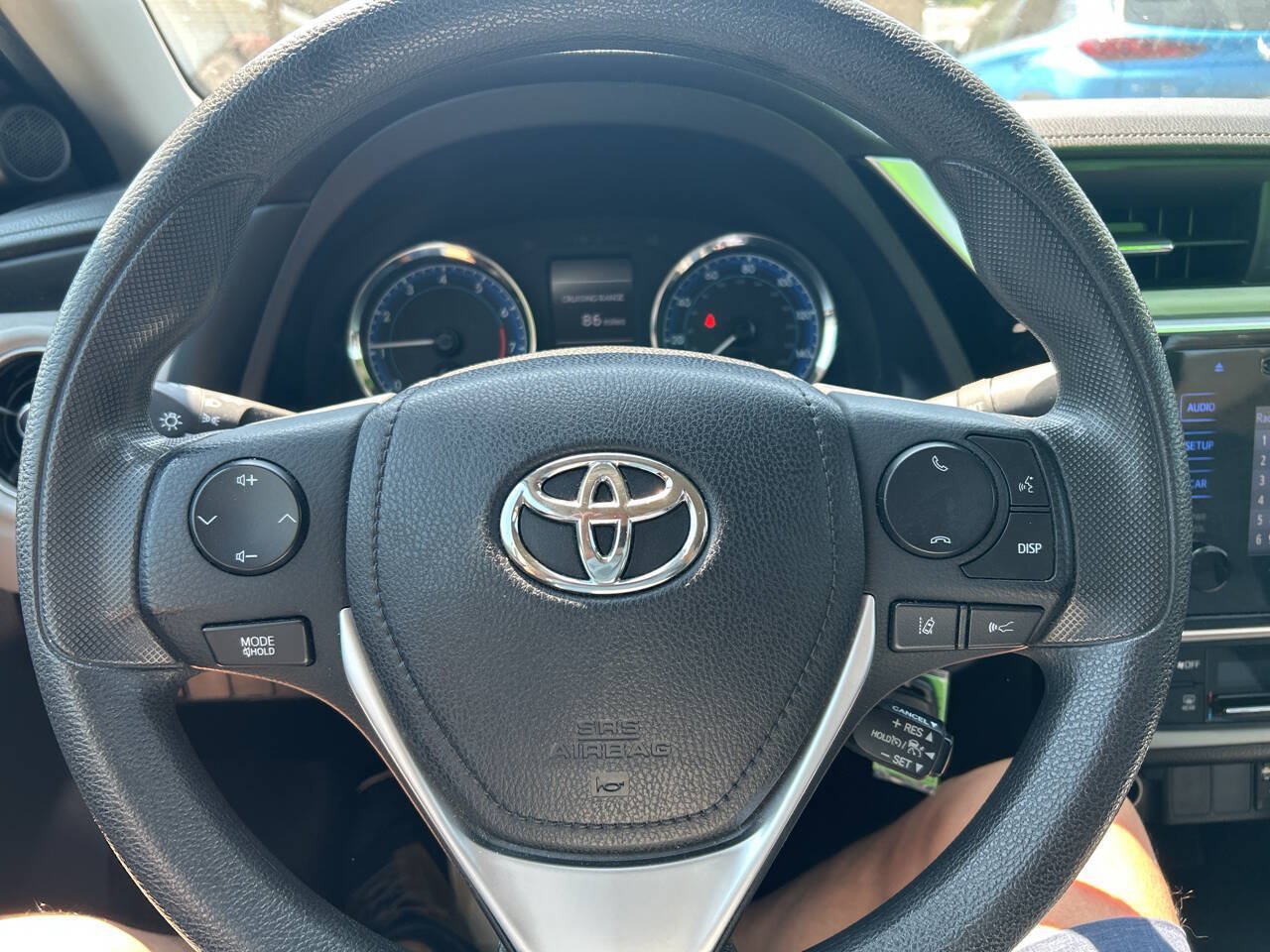 Used 2017 Toyota Corolla LE FWD image 9