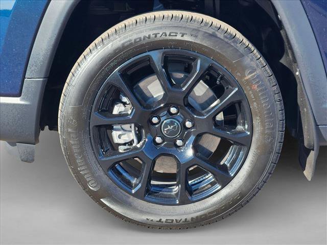 Used 2026 Jeep Compass Latitude AWD/4WD image 29