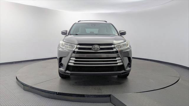 Used 2018 Toyota Highlander LE FWD image 12
