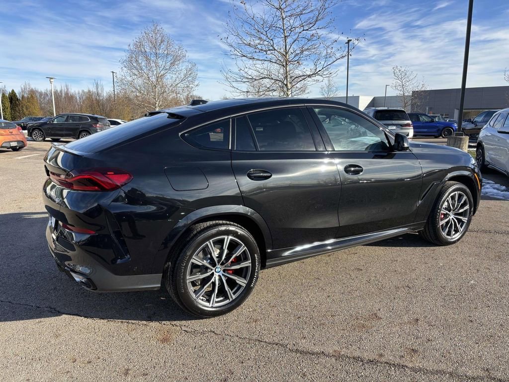 New 2026 BMW X6 xDrive40i w/ Climate Comfort Package image 7