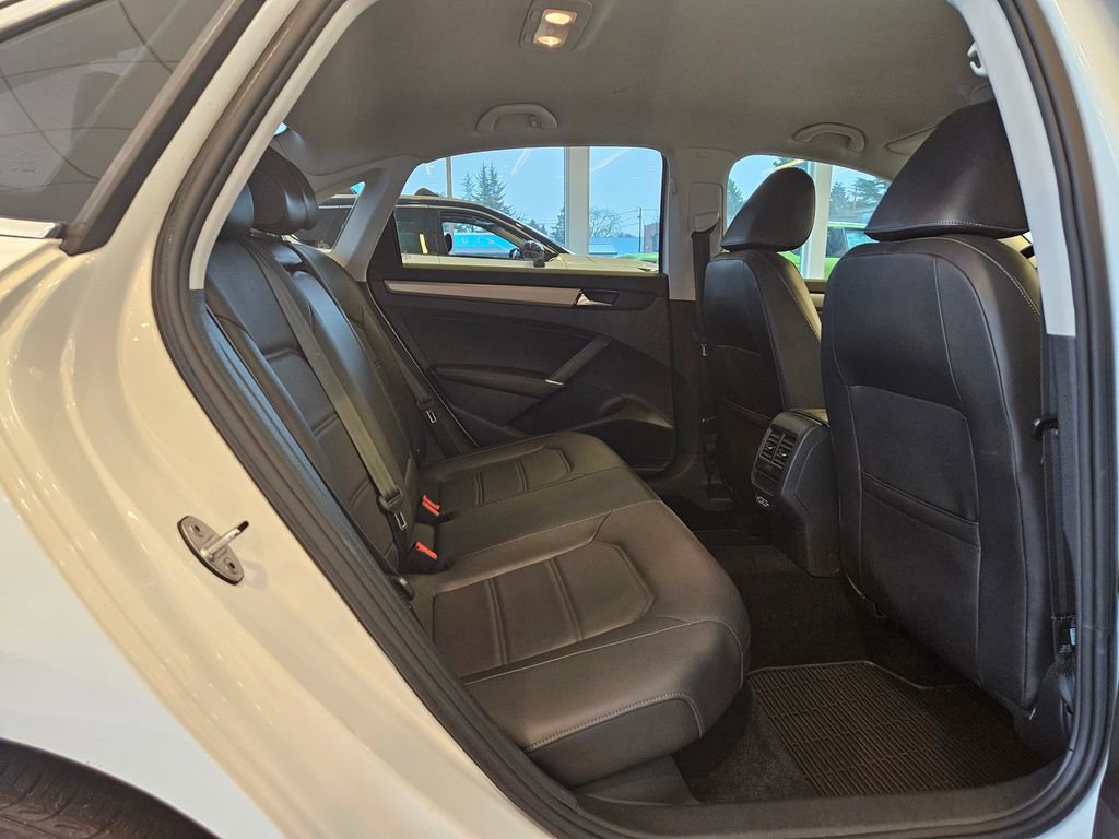 Used 2020 Volkswagen Passat 2.0T SE image 29