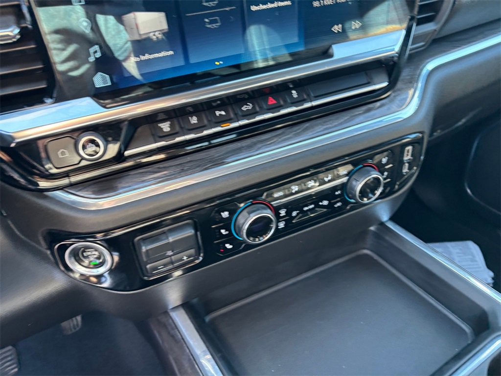 Used 2024 Chevrolet Silverado 2500 LTZ w/ LTZ Texas Edition image 18