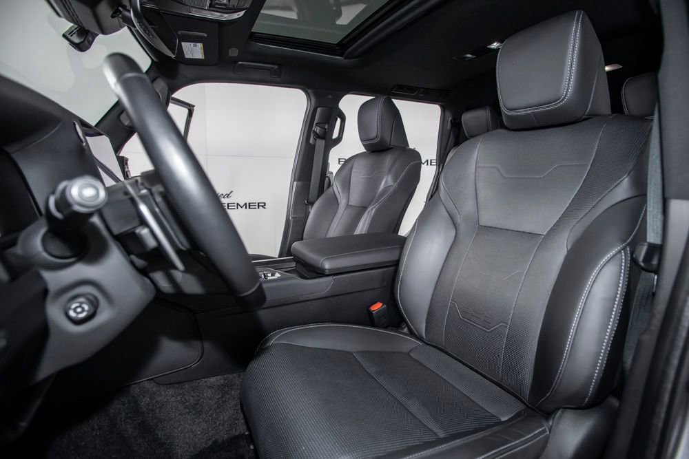 Used 2024 Lexus GX 550 550 Luxury w/ Cold Area Package image 19