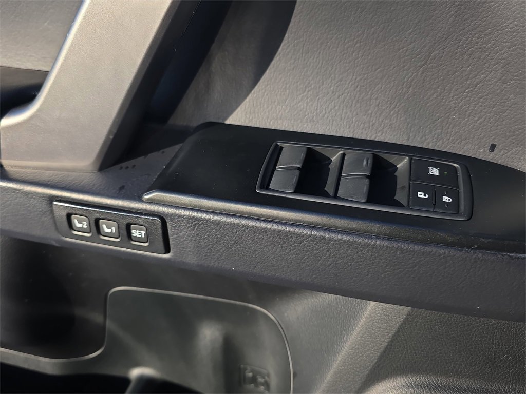 Used 2022 Lexus GX 460 Luxury w/ Sport Design Package image 28