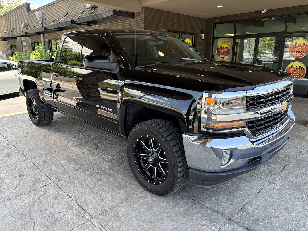 Used 2018 Chevrolet Silverado 1500 LT w/ All Star Edition AWD/4WD image 4