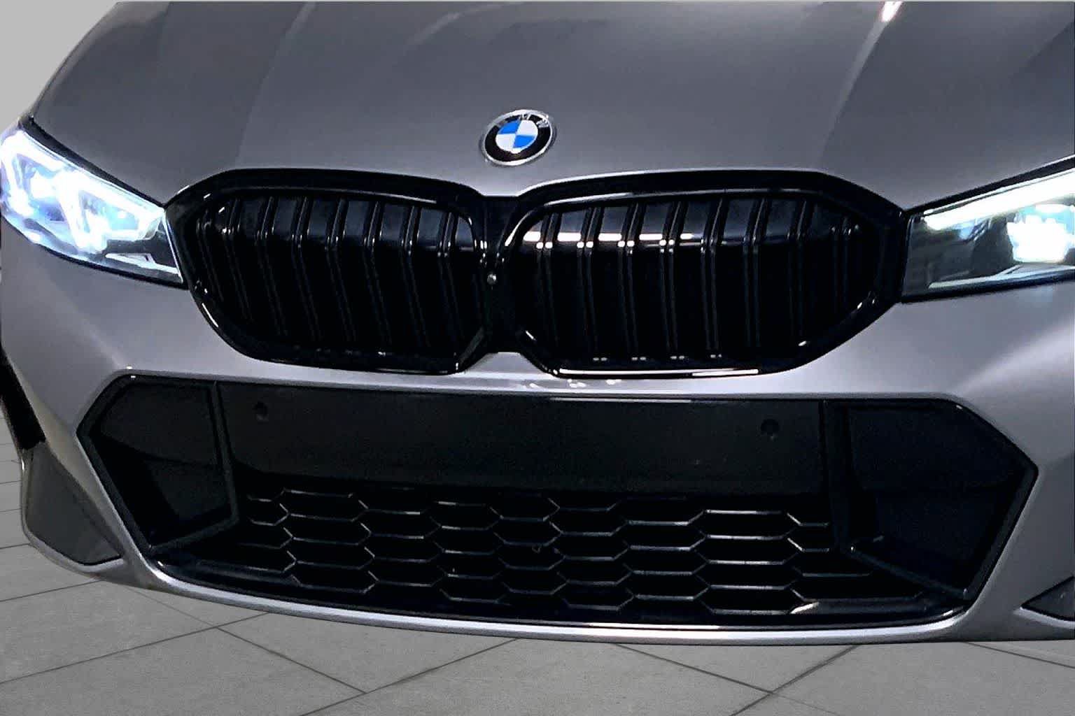 Certified 2023 BMW 330i xDrive Sedan w/ M Sport Package AWD/4WD image 32