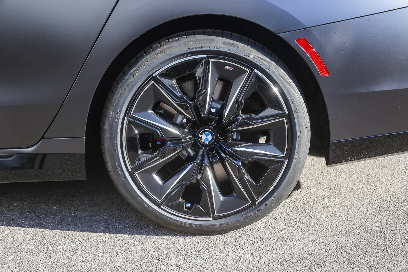 New 2026 BMW 760i xDrive w/ Premium Package image 8