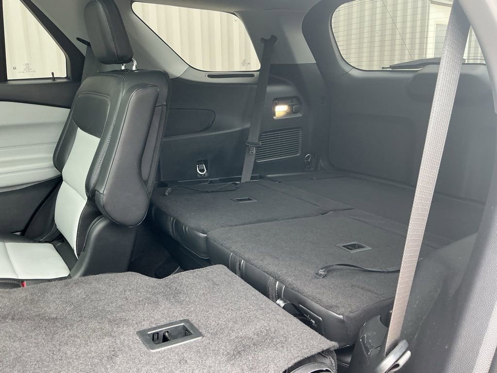 Used 2023 Ford Explorer XLT w/ Equipment Group 202A image 21