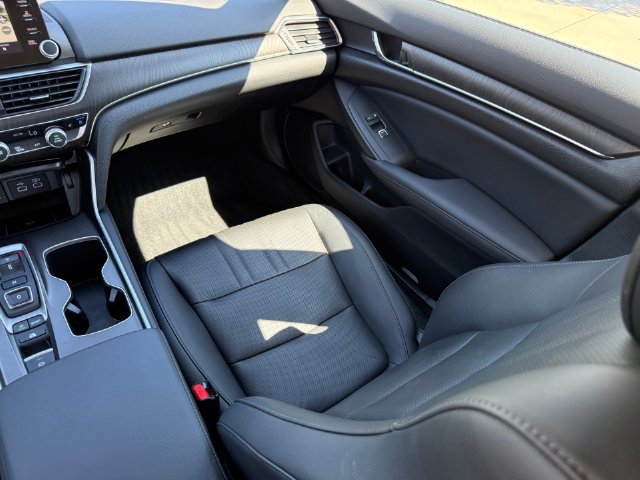 Used 2022 Honda Accord Touring image 28