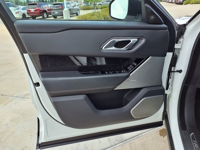 Used 2018 Land Rover Range Rover Velar R-Dynamic SE AWD/4WD image 14