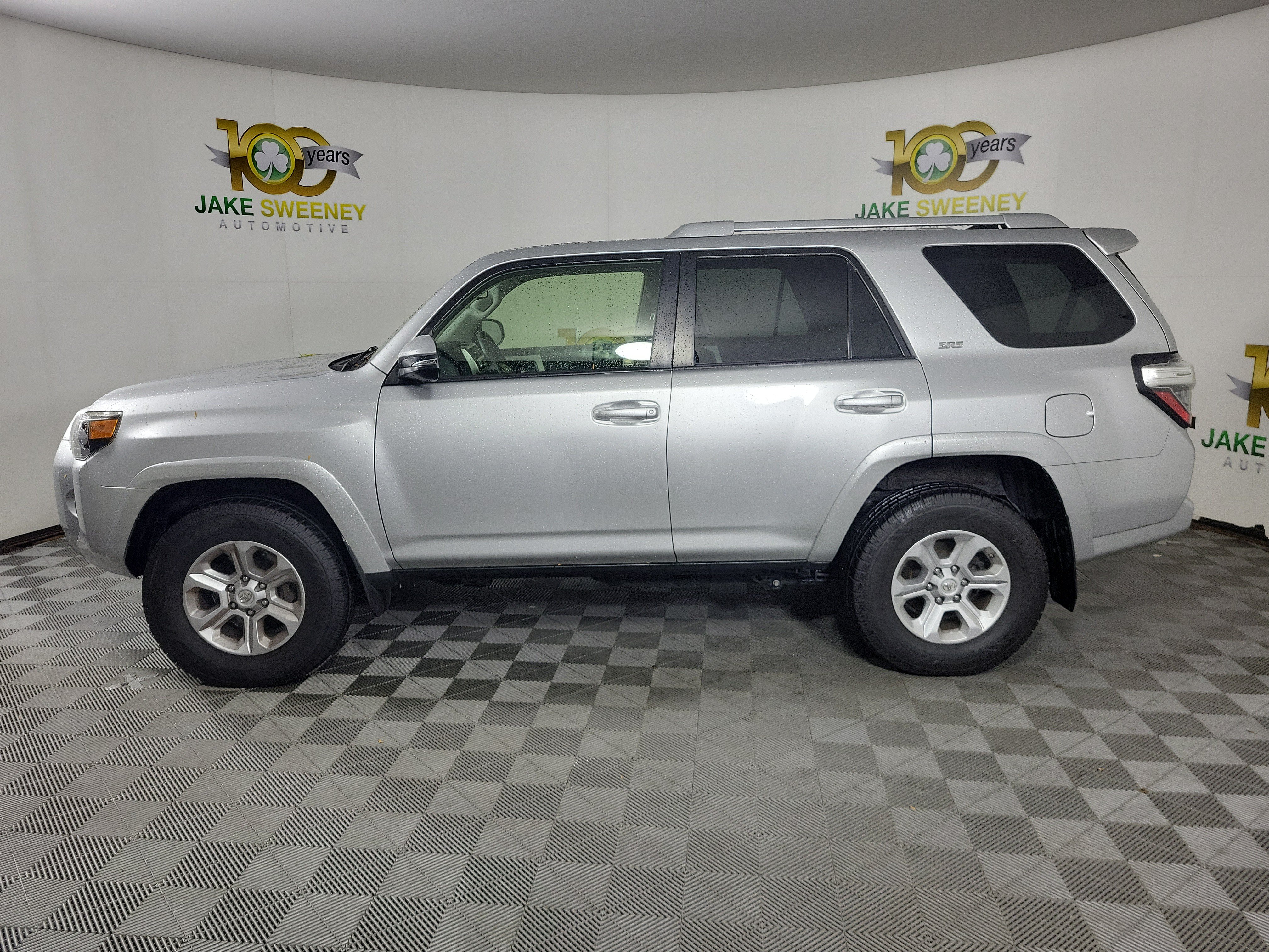 Used 2018 Toyota 4Runner SR5 Premium AWD/4WD image 2