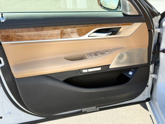 Used 2018 BMW 750i RWD image 25