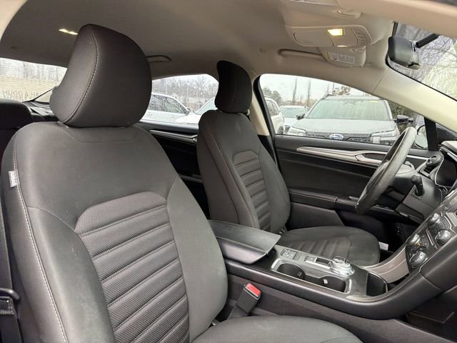 Used 2018 Ford Fusion SE image 16