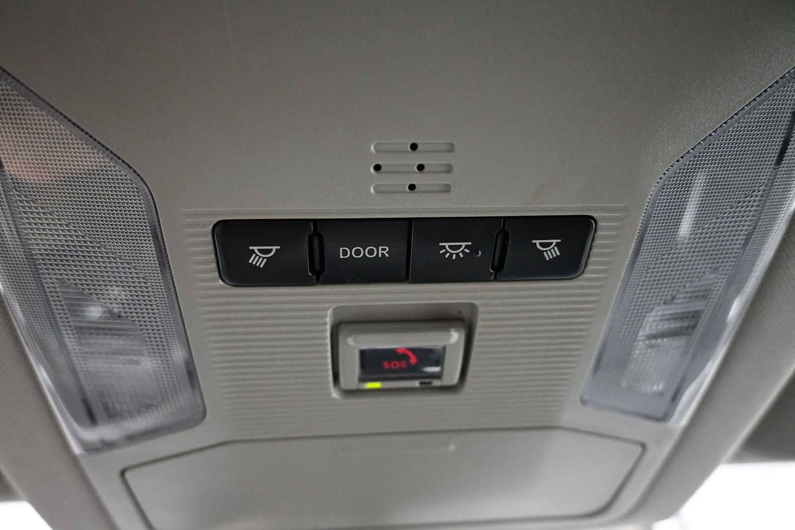 Used 2021 Toyota RAV4 LE AWD/4WD image 17