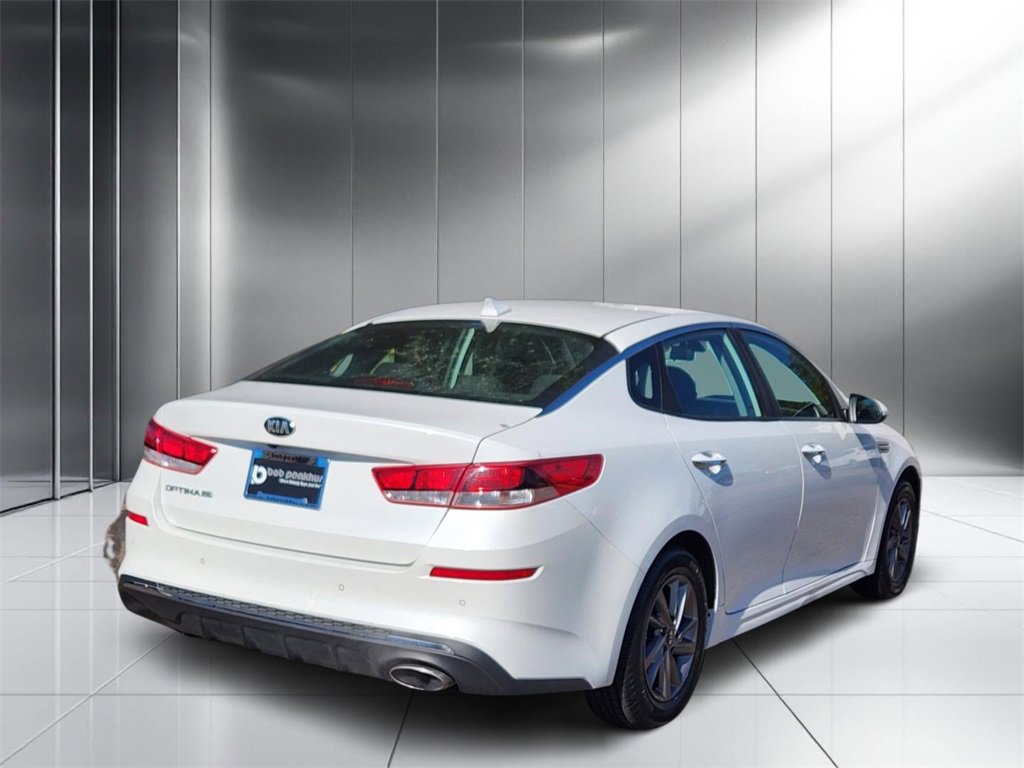 Used 2020 Kia Optima LX image 3