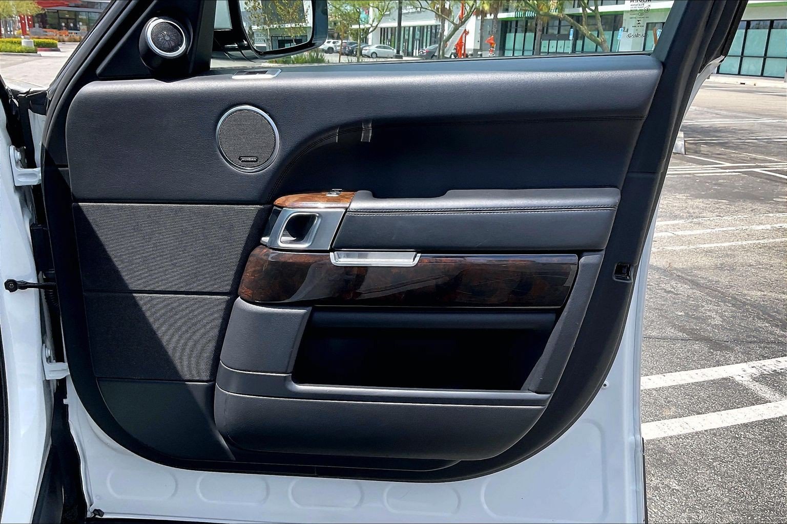 Used 2014 Land Rover Range Rover HSE AWD/4WD image 22