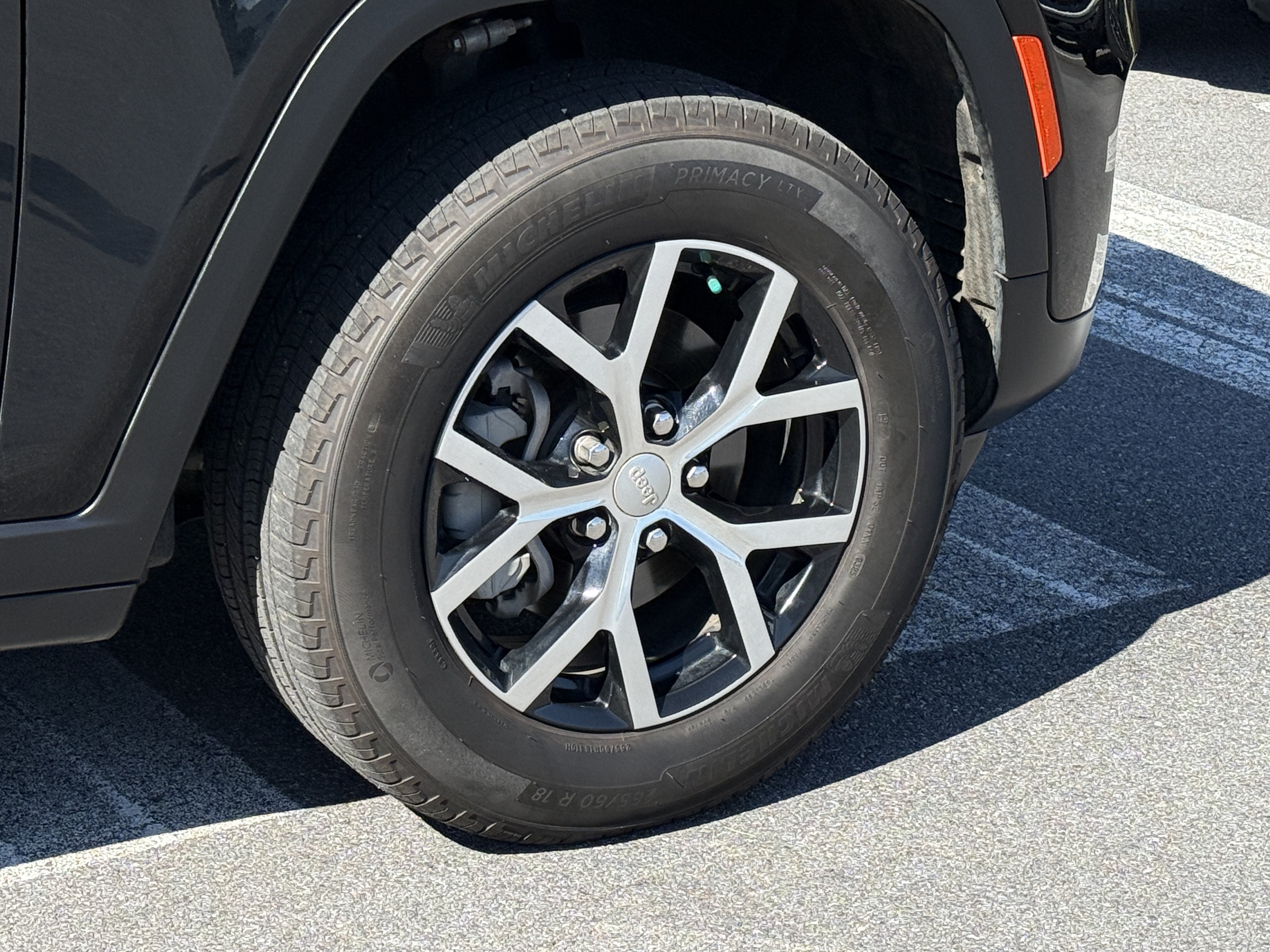 Used 2025 Jeep Grand Cherokee Limited RWD image 12