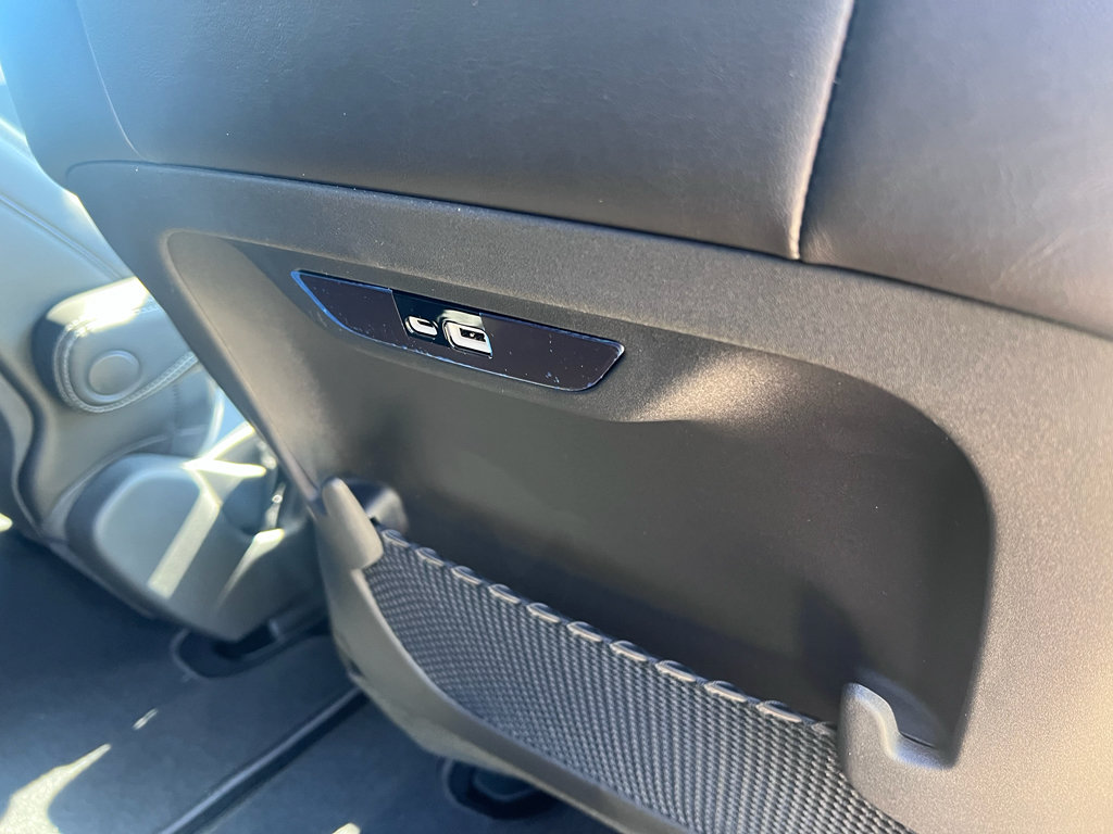 New 2027 Chrysler Pacifica Limited w/ Family Tech Group FWD image 16