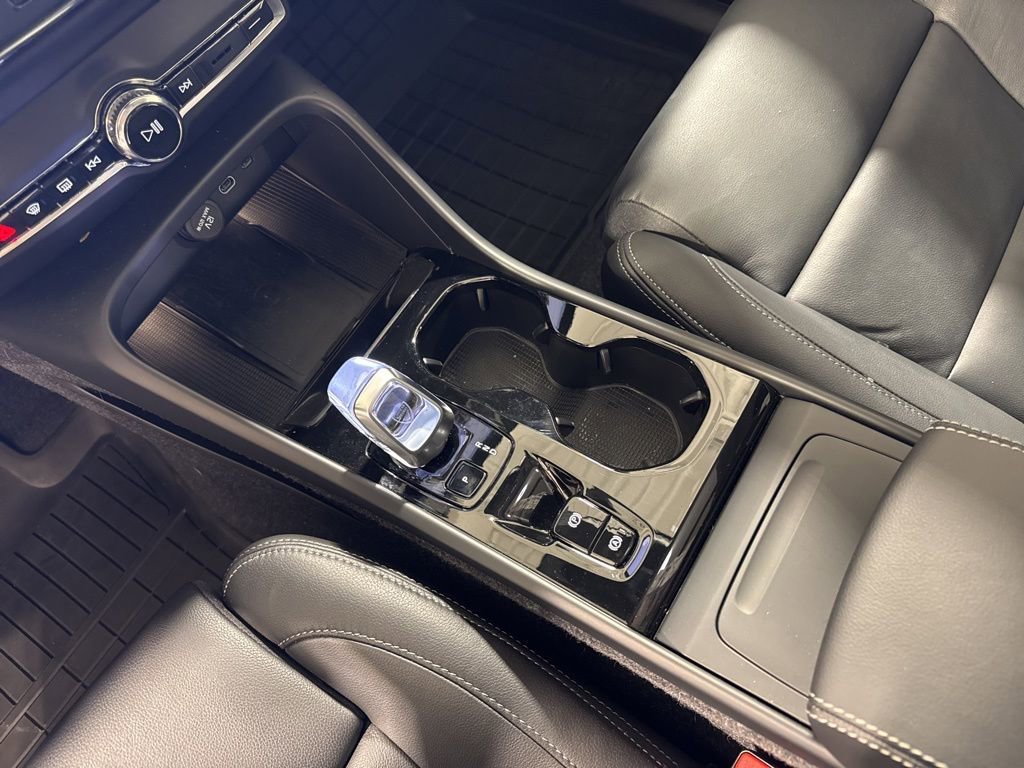 Used 2026 Volvo XC40 B5 Plus w/ Protection Package Premier image 14