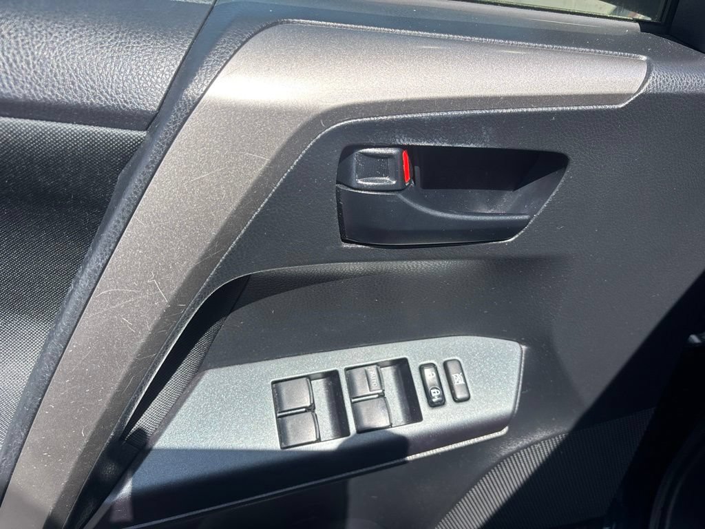 Used 2018 Toyota RAV4 LE w/ All Weather Liner Package FWD image 14