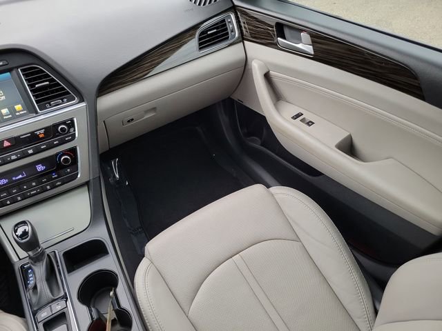 Used 2016 Hyundai Sonata Limited w/ Option Group 04 image 16