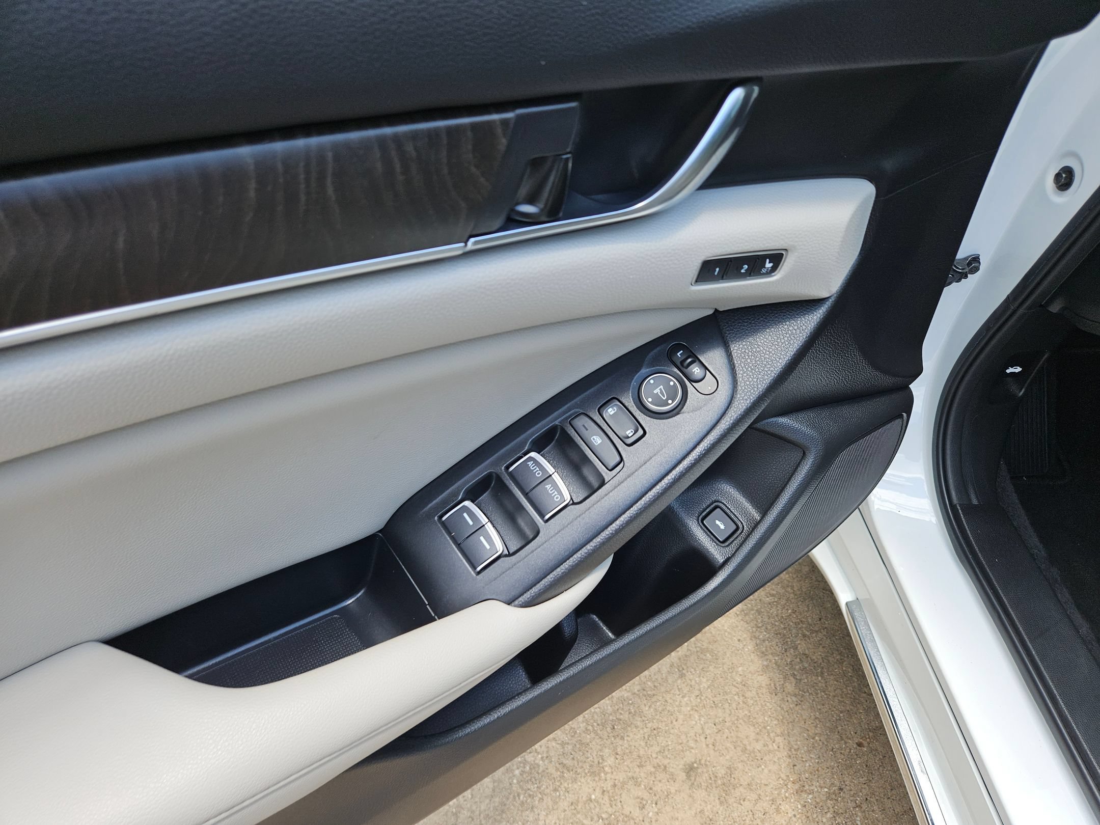 Certified 2022 Honda Accord Touring image 14